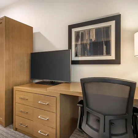 Executive Residency By Best Western Calgary City View North-3
